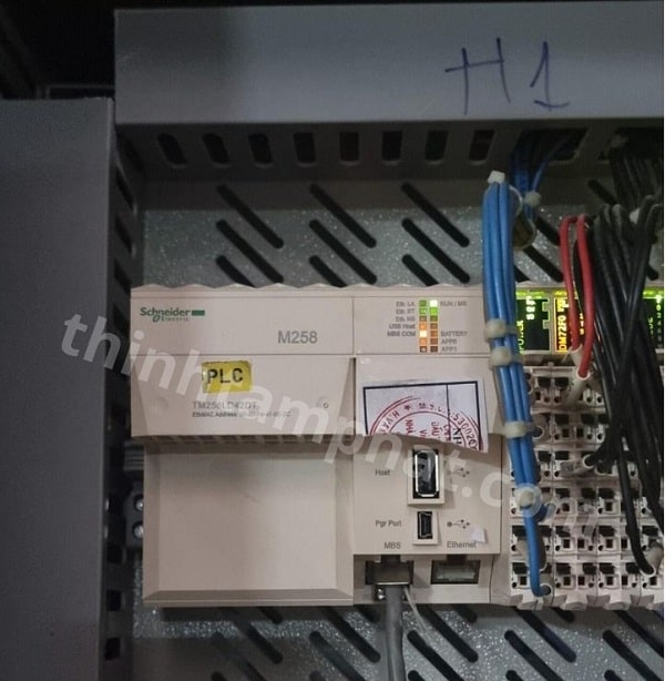 crack-plc-schneider-TM258LD42DT